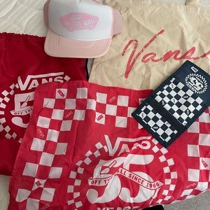 BRAND NEW VANS BUNDLE HAT WALLET TOTE BAG BANDANA AND PULLSTRING BACKPACK